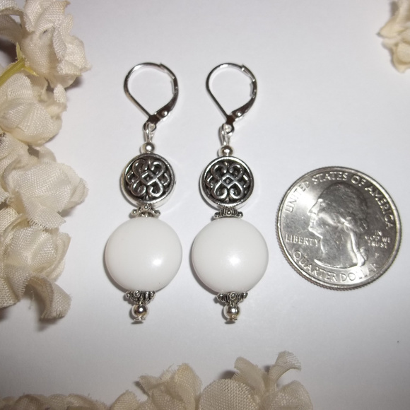 White & Silver Earring Set Beaded Handmade Celtic Knot Jewelry Dangle Drop 4578 - Picture 2 of 6